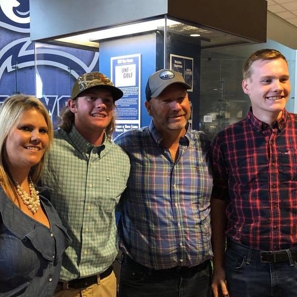 Meet your Posher, Stephanie - Picture 1 of 1